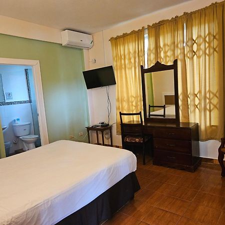 Palm Bay Guest House & Restaurant มอนเทโกเบย์ ภายนอก รูปภาพ