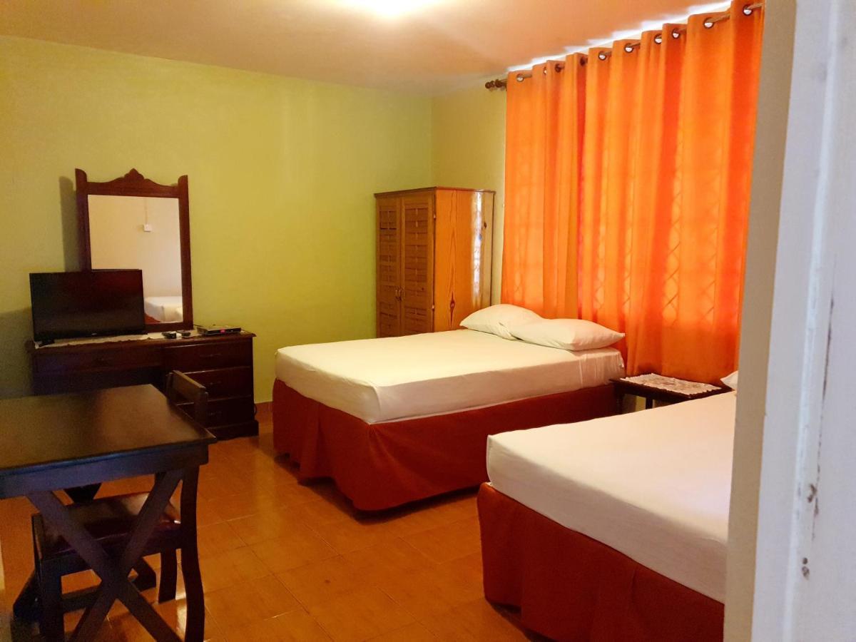 Palm Bay Guest House & Restaurant มอนเทโกเบย์ ภายนอก รูปภาพ