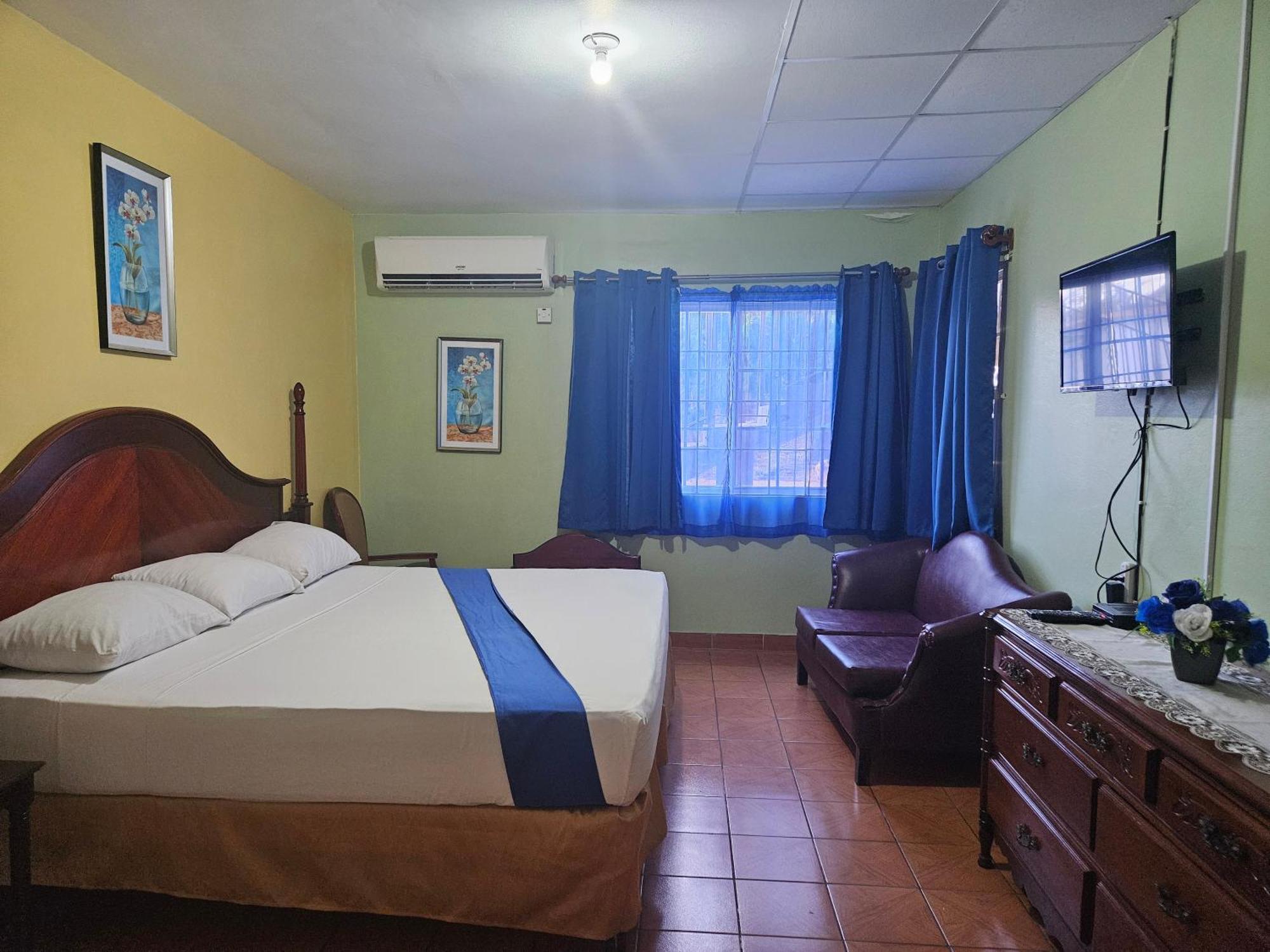 Palm Bay Guest House & Restaurant มอนเทโกเบย์ ภายนอก รูปภาพ