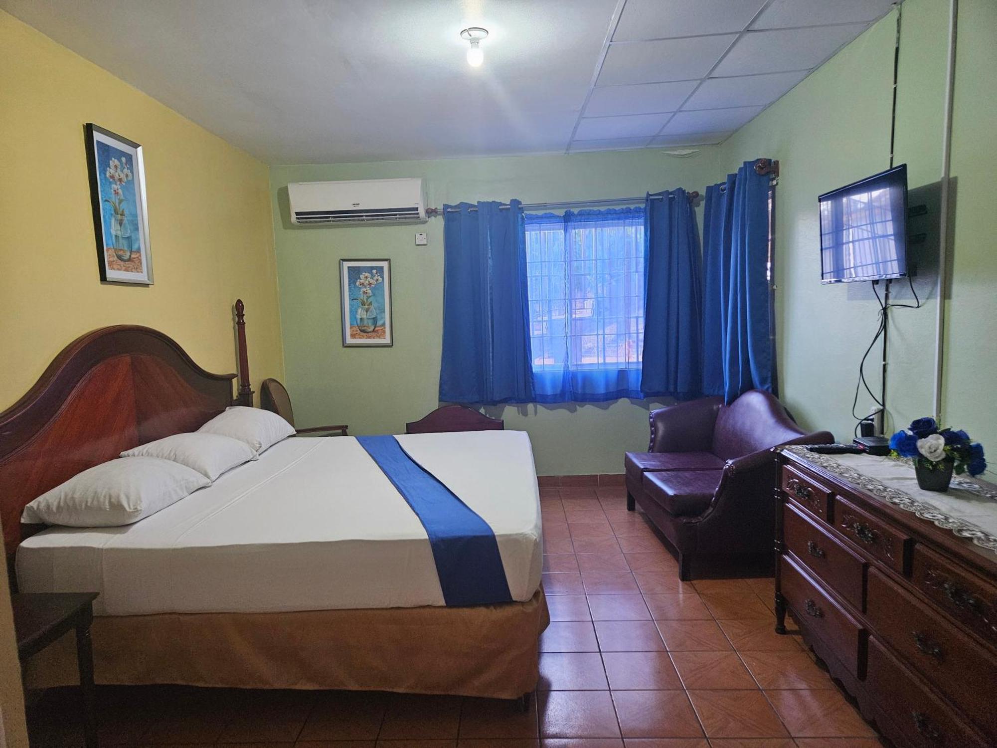 Palm Bay Guest House & Restaurant มอนเทโกเบย์ ภายนอก รูปภาพ