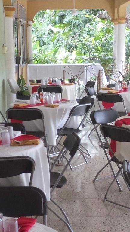 Palm Bay Guest House & Restaurant มอนเทโกเบย์ ภายนอก รูปภาพ