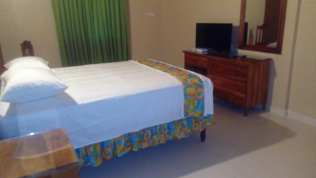 Palm Bay Guest House & Restaurant มอนเทโกเบย์ ภายนอก รูปภาพ