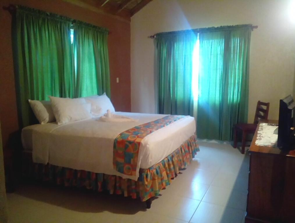 Palm Bay Guest House & Restaurant มอนเทโกเบย์ ภายนอก รูปภาพ