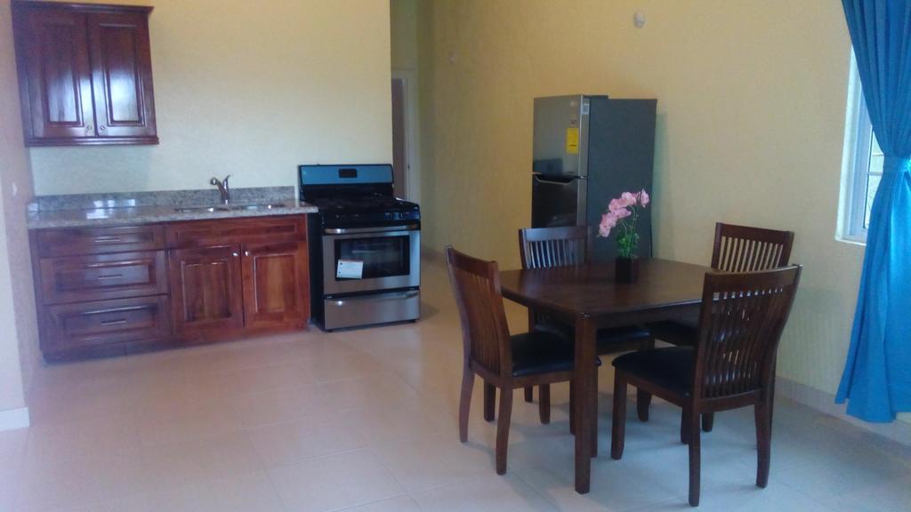 Palm Bay Guest House & Restaurant มอนเทโกเบย์ ภายนอก รูปภาพ
